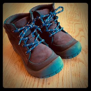 Osh Kosh toddler fashion boots size 11